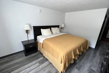 汽车旅馆  Dickinson Inn