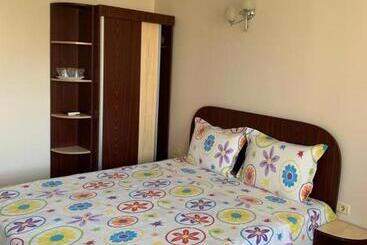 بنسيون Vila Corina