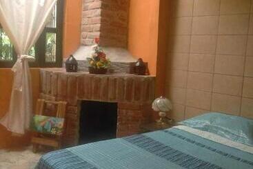 هاستل Hostal Cabañas Ave Maria