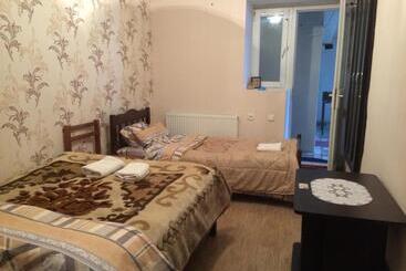 پانسیون Guest House Loza