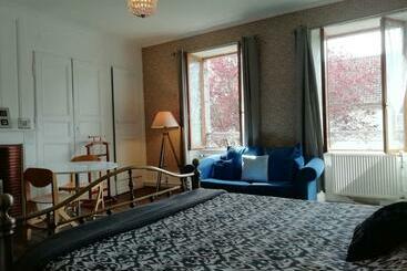مبيت وإفطار 3 Place Des Arbres, Chambres D Hôtes, Felletin