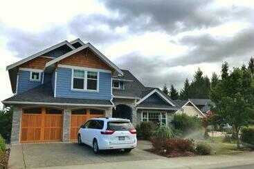 تختخواب و صبحانه Oasis