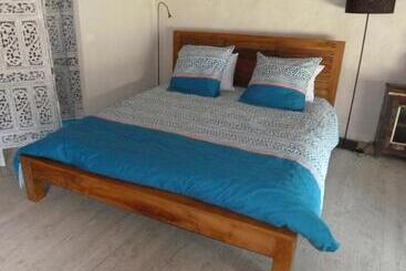 مبيت وإفطار Mas à Cheval Blanc En Provence