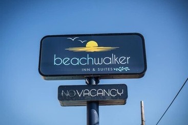 فندق Beachwalker Inn & Suites
