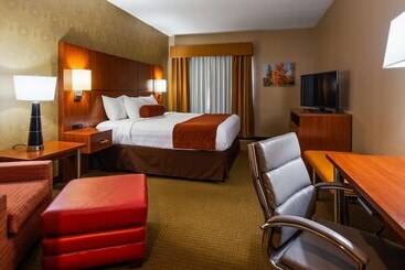 ホテル Best Western Plus Finger Lakes Inn & Suites