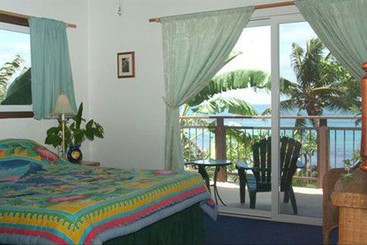 هتل Blue Tile Beach House