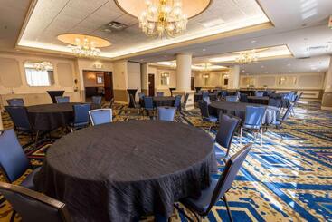 هتل Drury Plaza St Louis At The Arch