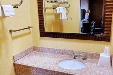 فندق Fairview Suites