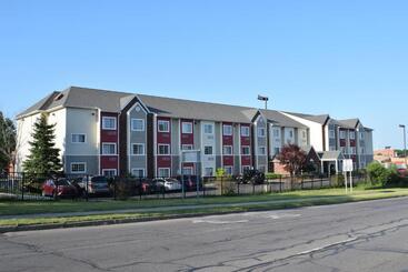 فندق Inn At The Finger Lakes