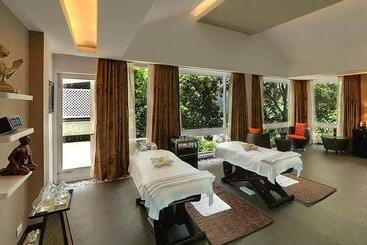 Отель Mayfair Spa Resort & Casino