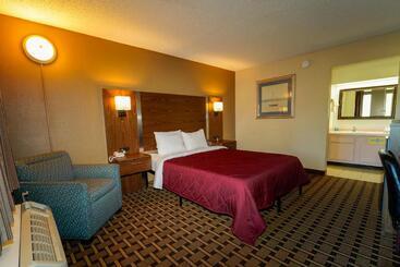 هتل Red Carpet Inn Kinston