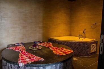 בית מלון כפרי & Spa Savarin   Rijswijk, The Hague