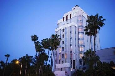 فندق Sunset Tower