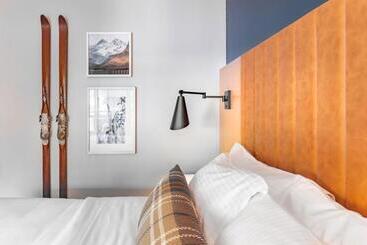 ホテル The Incline Lodge