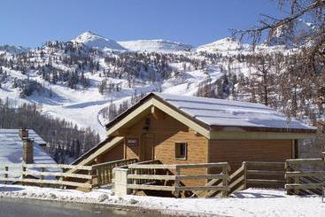 Madame Vacances Les Chalets D Isola