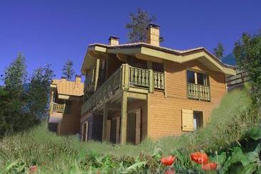 Madame Vacances Les Chalets D Isola