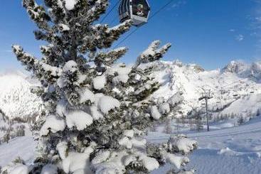 Madame Vacances Les Chalets D Isola