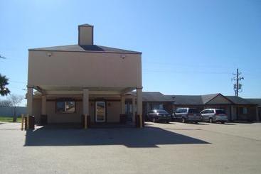 汽车旅馆 Navasota Inn
