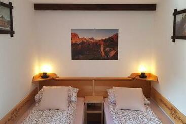 تختخواب و صبحانه Hiša Planšar Bohinj Accommodations