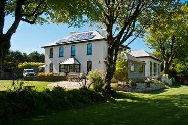 膳宿费 Pendragon Country House