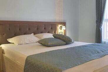 بنسيون Vromos Guest House