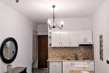 Idomeneas Apartments