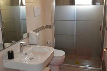 פנסיון Ro.ri. Rooms