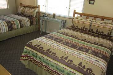 모텔 Sequoia Lodge