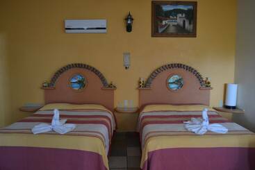 هتل Cactus Inn