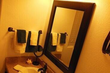 هتل Desert Trails Luxury Suites