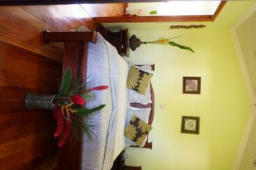هتل Inn Jimenez