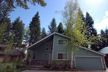 קוטג'' Evergreen House By Casago Mccall Donerightmanagement