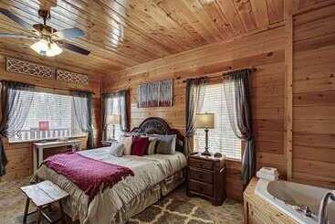 کلبه Moonlight Ridge #2632