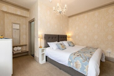 تختخواب و صبحانه 2 Cambridge Villas