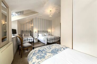 تختخواب و صبحانه 2 Cambridge Villas