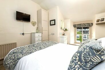 تختخواب و صبحانه 2 Cambridge Villas