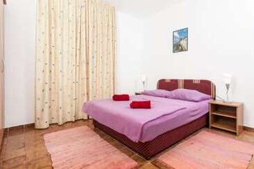 بنسيون Lavish Double Bed Room With Balcony And Sea View