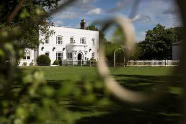 ホテル Woughton House