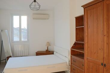 بنسيون Maison De Village Donzère