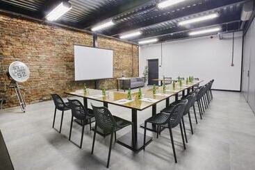 הוסטל Arthotel Stalowa 52