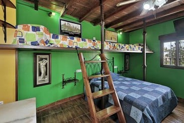مسافرخانه Apartamentos La Miga