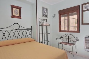 مسافرخانه Apartamentos La Miga