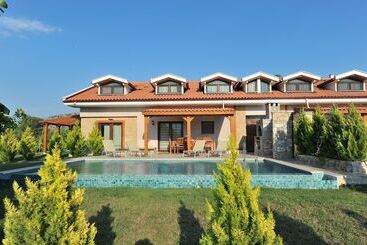 فندق Grenadine Lodge