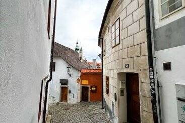 هتل Garni Konvice