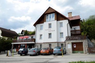 هتل Pension Kraus
