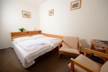 هتل Pension Kraus