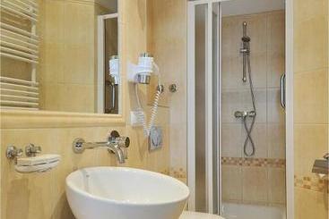 هتل Villa Nautilus
