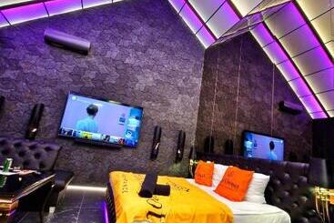 هتل Ramka & Restaurant & Wine Bar