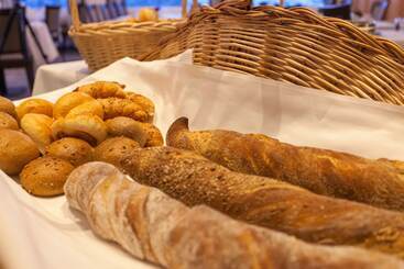 ホテル Waldhaus Am See