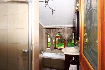 פנסיון Orange Ville Lodge & Guesthouse